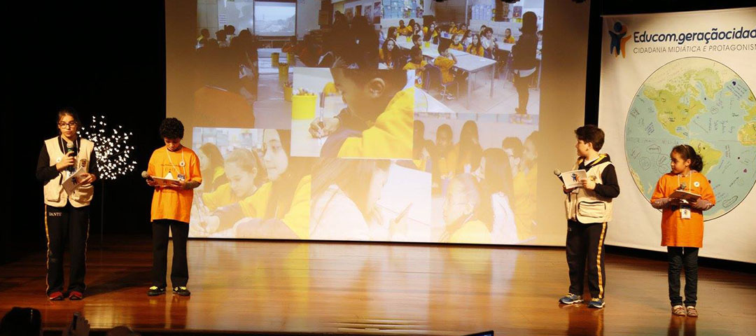 Alunos do CEU EMEF Casa Blanca e do Colégio Dante Alighieri apresentam o projeto 'Educom.geração.cidadã.2016'